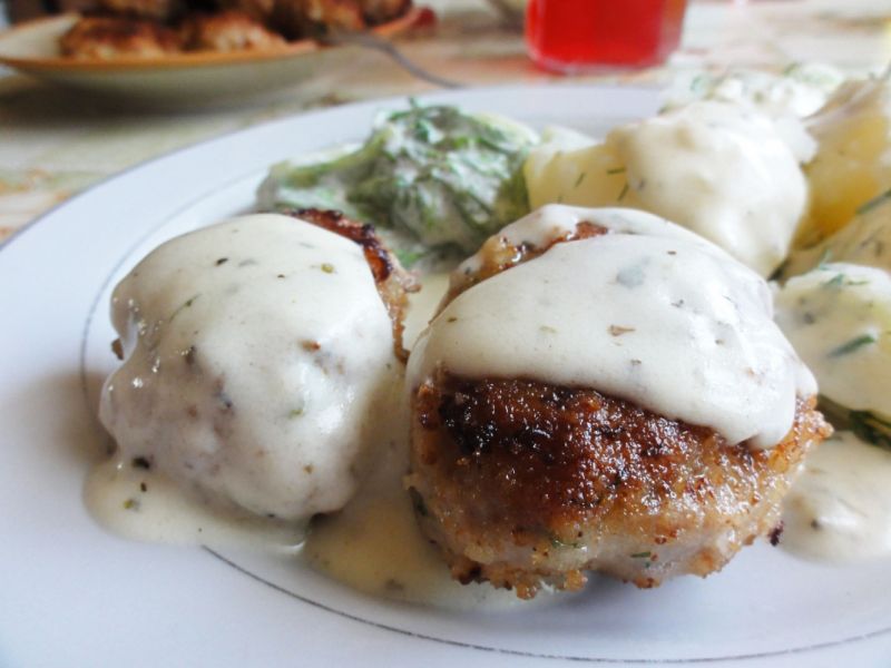 Ziołowe mielone z sosem śmietanowo- ziołowym