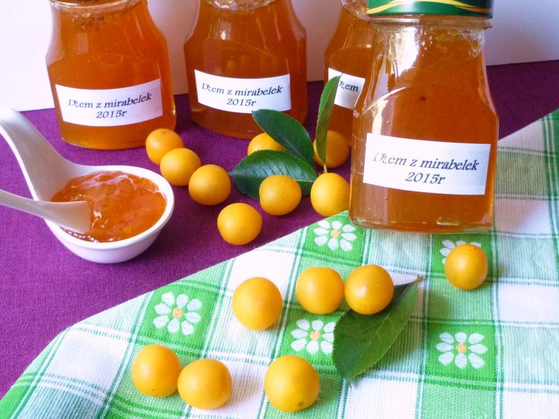 Złocisty dżem z mirabelek