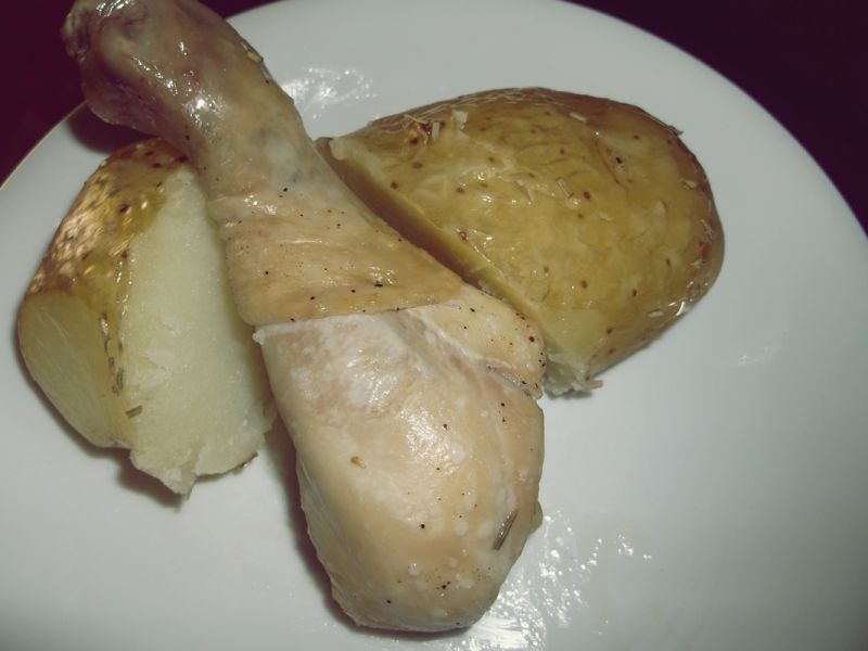 Złote pałki z kurczaka z młodymi ziemniaczkami