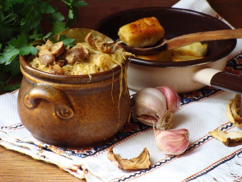 Żołądki drobiowe w kapuście