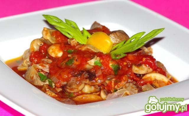 Żołądki drobiowe  w pomidorach Żołądki drobiowe  w pomidorach