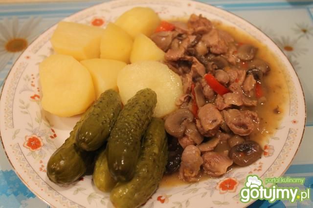 Żołądki drobiowe w potrawce