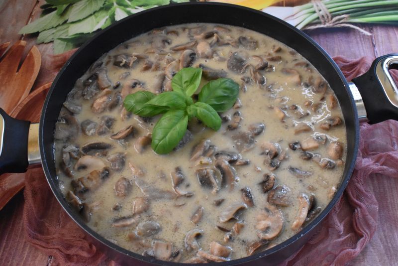 Żołądki w sosie chrzanowo musztardowym 