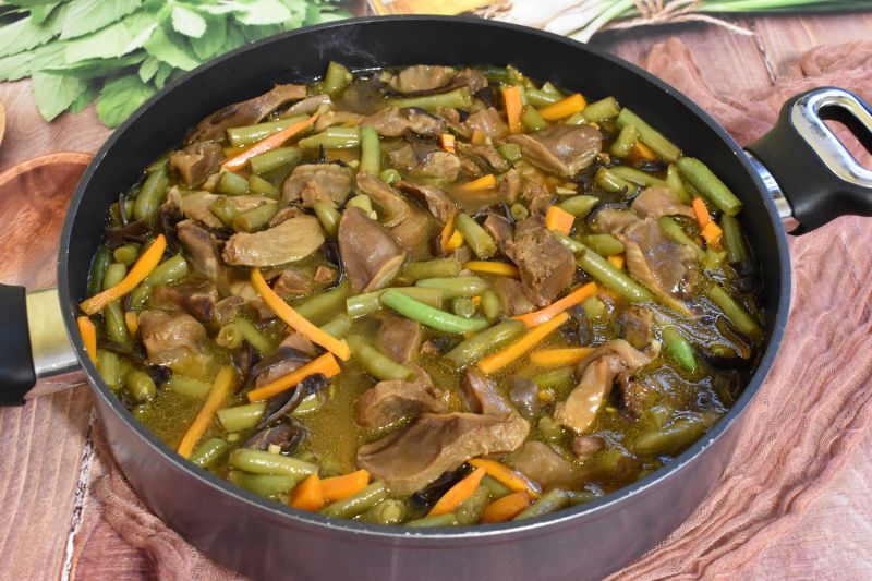 Żołądki z indyka z fasolką Żołądki z indyka z fasolką