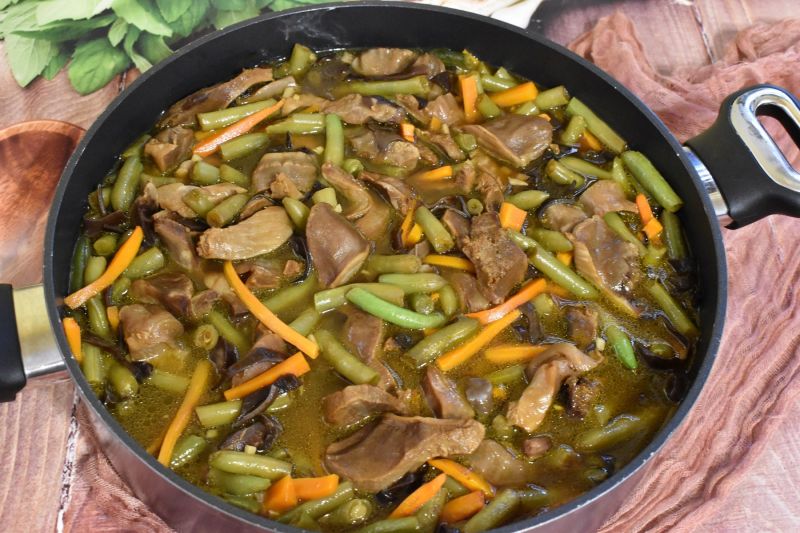 Żołądki z indyka z fasolką Żołądki z indyka z fasolką