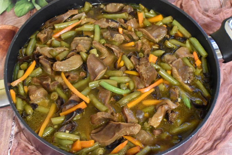 Żołądki z indyka z fasolką Żołądki z indyka z fasolką