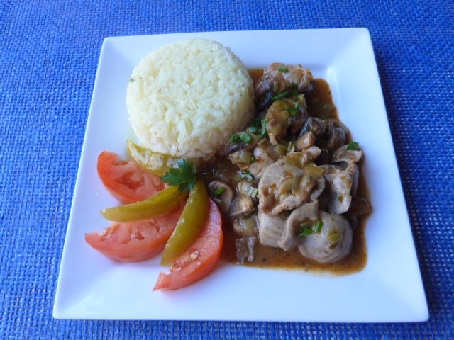 Żołądki z kurczaka w sosie z pieczarkami Żołądki z kurczaka w sosie z pieczarkami