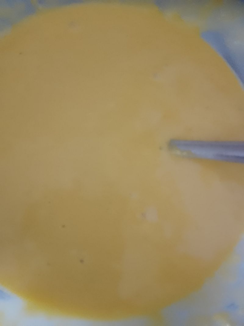 Żółciutkie kluseczki kładzione jajeczno mączne