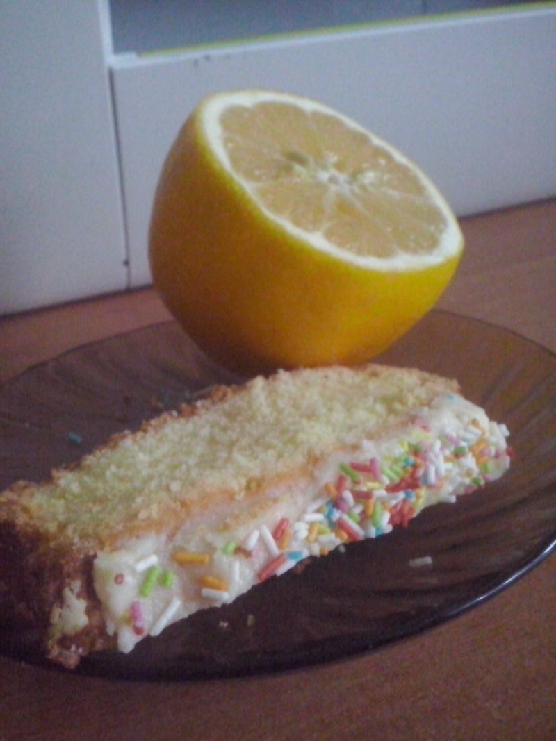 Żółta babka cytrynowa z polewą Żółta babka cytrynowa z polewą