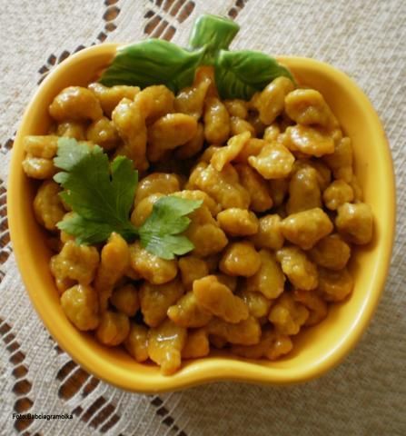 Żółte zacierki- kurkumowe : Żółte zacierki- kurkumowe :