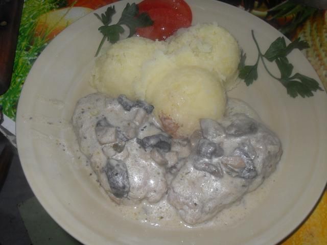 Zrazy w sosie z grzybów suszonych 