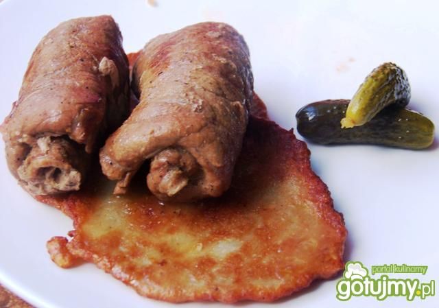 Zrazy wołowe z bekonem i ogórkiem Zrazy wołowe z bekonem i ogórkiem