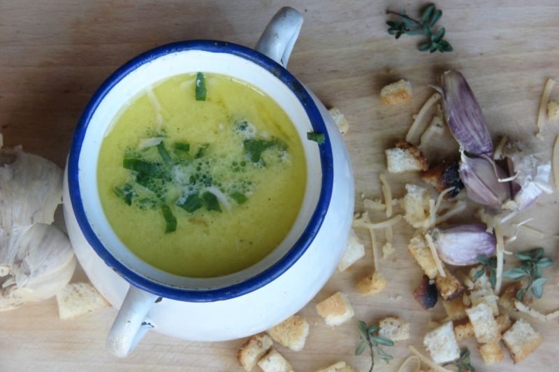Zupa antywirusowa czyli czosnkowo serowa
