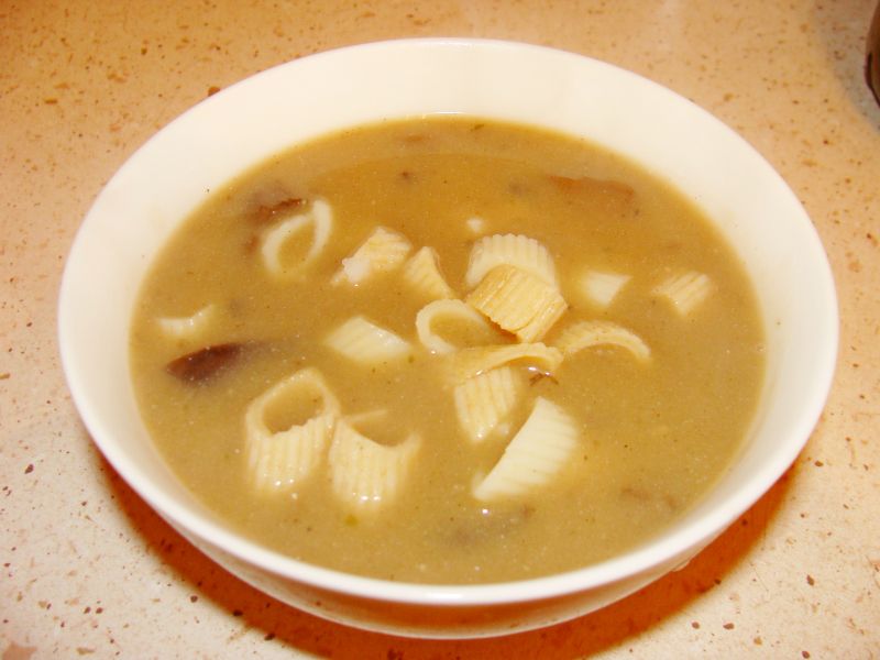Zupa borowikowa z makaronem penne Zupa borowikowa z makaronem penne