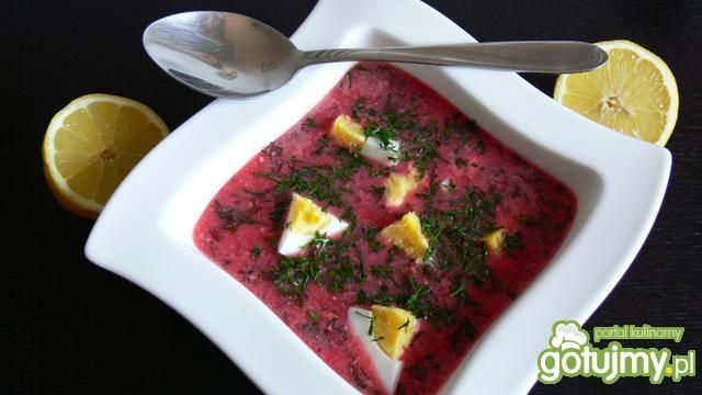 Zupa botwinkowa z ricottą