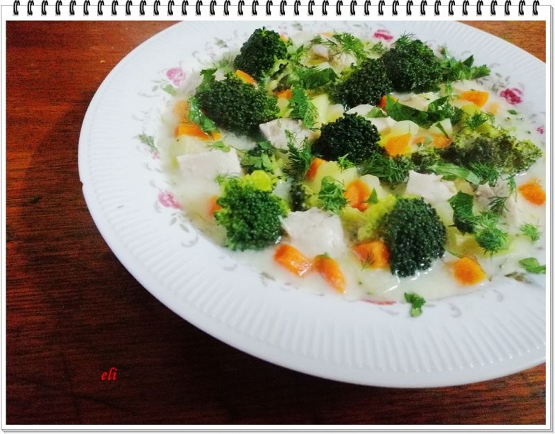 Zupa brokułowa Eli z grysikiem