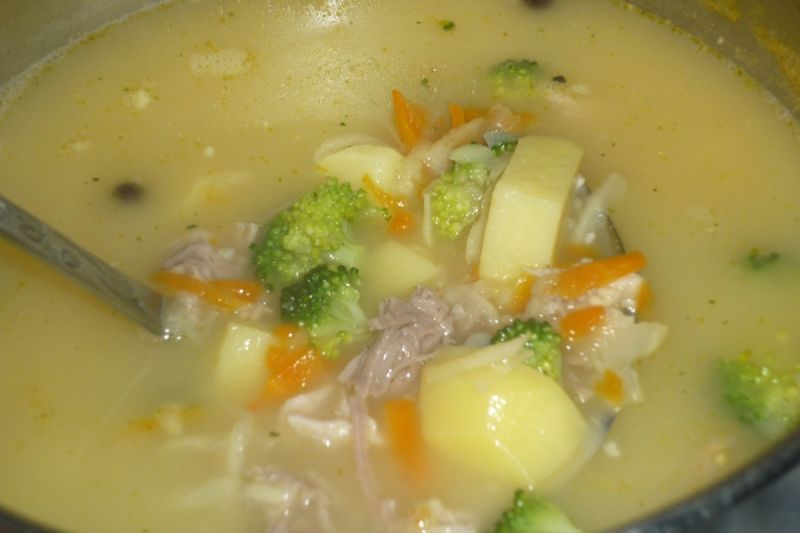 Zupa brokułowa na wieprzowinie