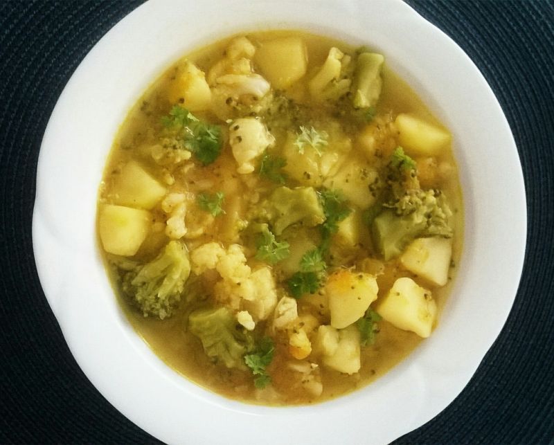 Zupa brokułowa z kalafiorem