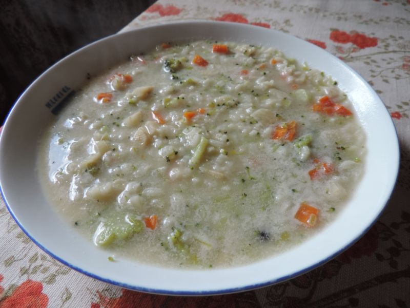 Zupa brokułowo-porowa z ryżem Zupa brokułowo-porowa z ryżem