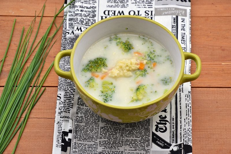 Zupa brokułowo-serowa Zupa brokułowo-serowa