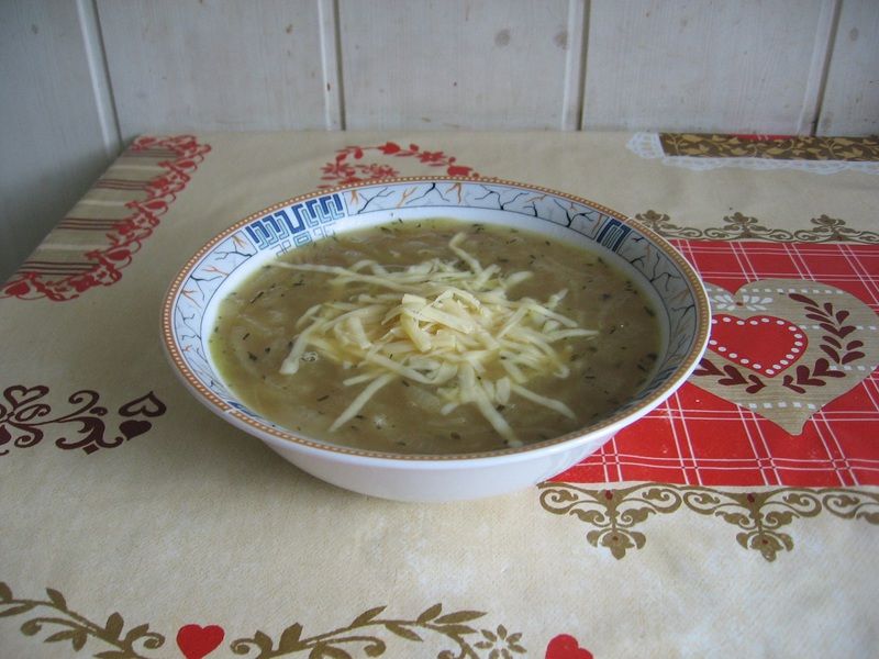 Zupa cebulowa z białym winem Zupa cebulowa z białym winem