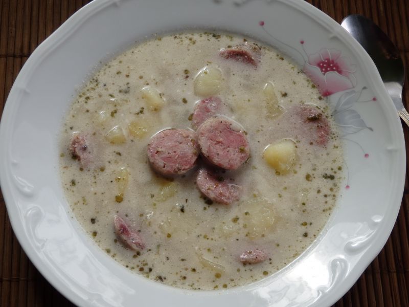 Zupa chrzanowa z białą kiełbasą Zupa chrzanowa z białą kiełbasą