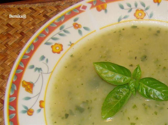 Zupa cukiniowo-czosnkowa