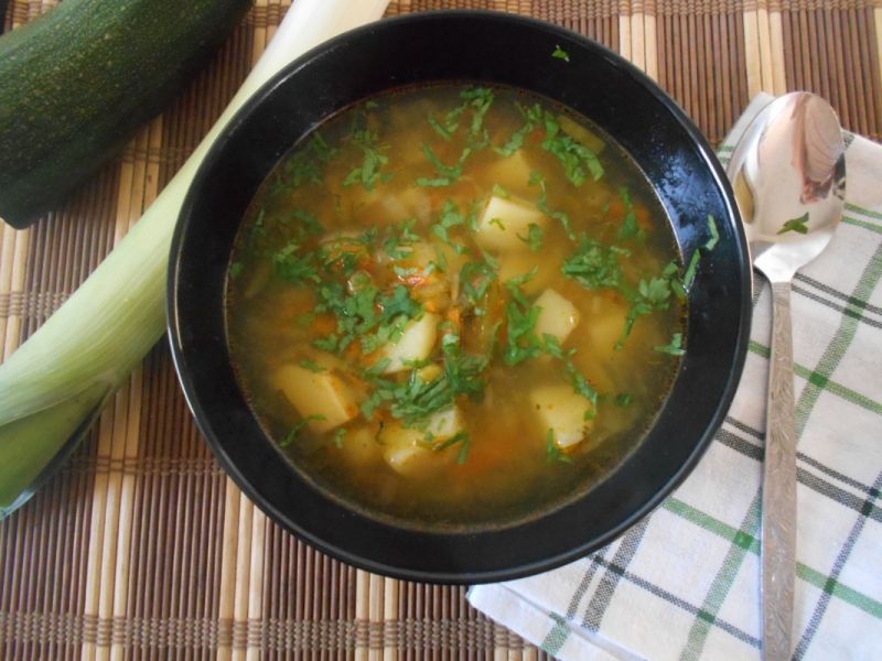 Zupa cukiniowo-groszkowa