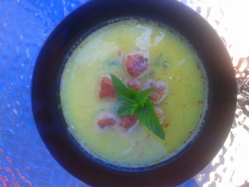 Zupa cytrynowa z cukinią i kulkami mięsnymi