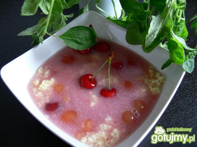 Zupa czereśniowa z kaszą jaglaną Zupa czereśniowa z kaszą jaglaną