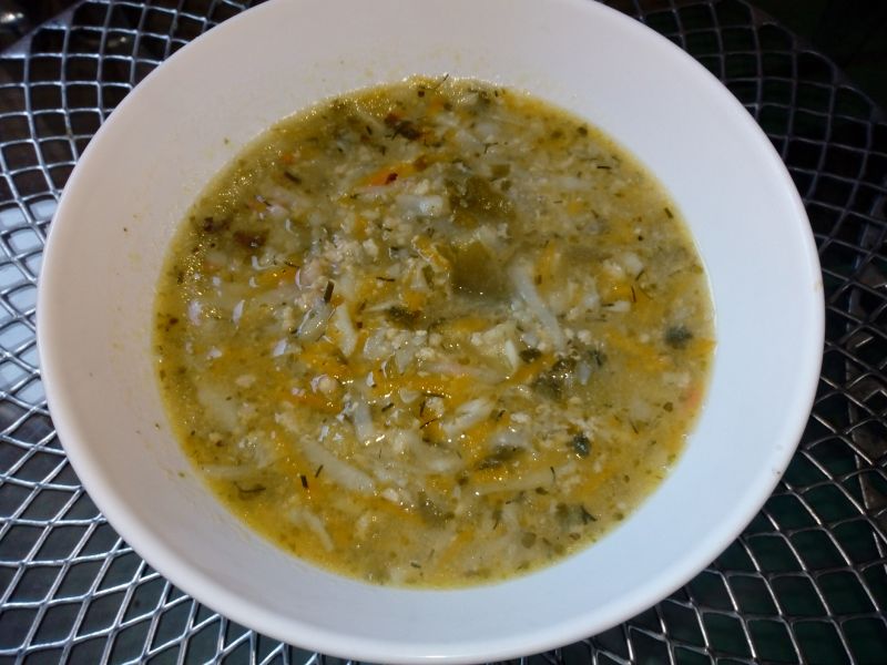 Zupa delikatnie ogórkowa na mielonym