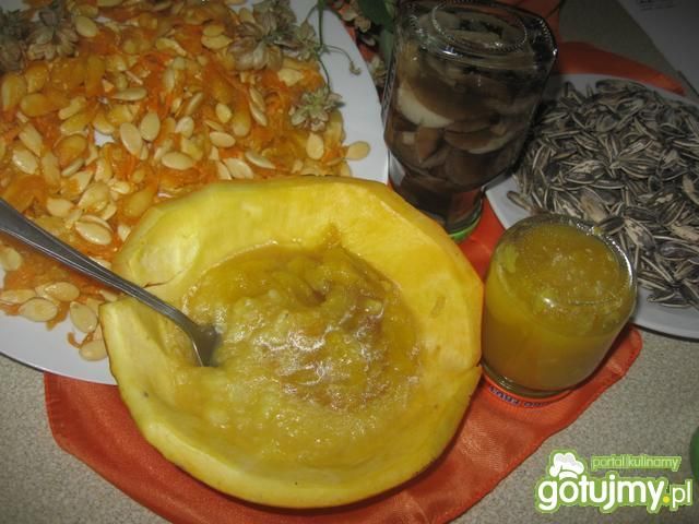 Zupa dyniowa - krem, ze słonecznikiem...