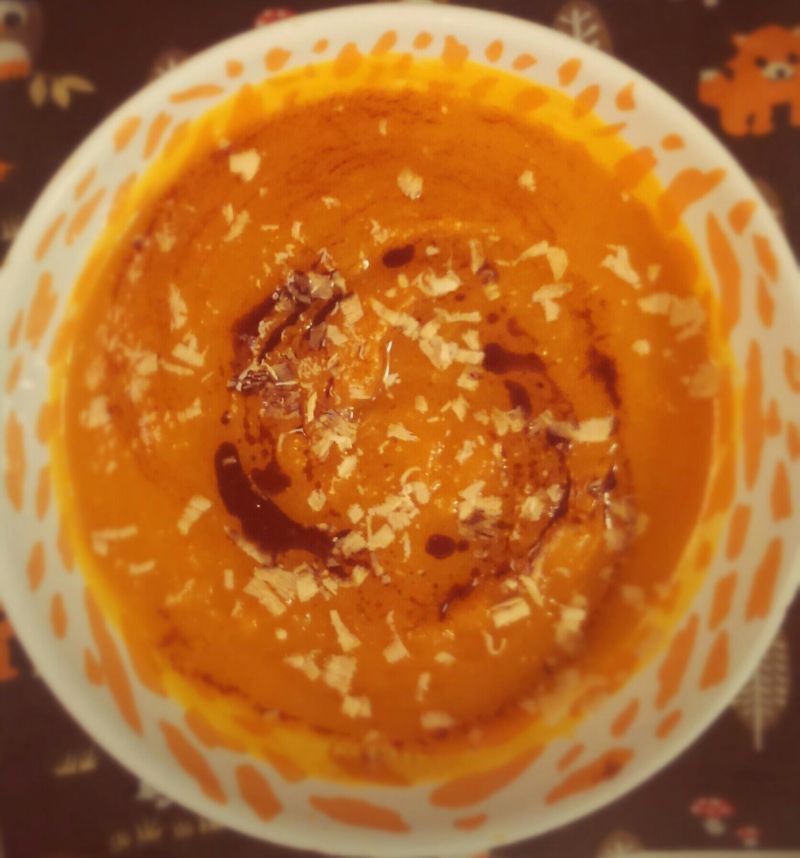 zupa dyniowa podkręcona czekoladą zupa dyniowa podkręcona czekoladą