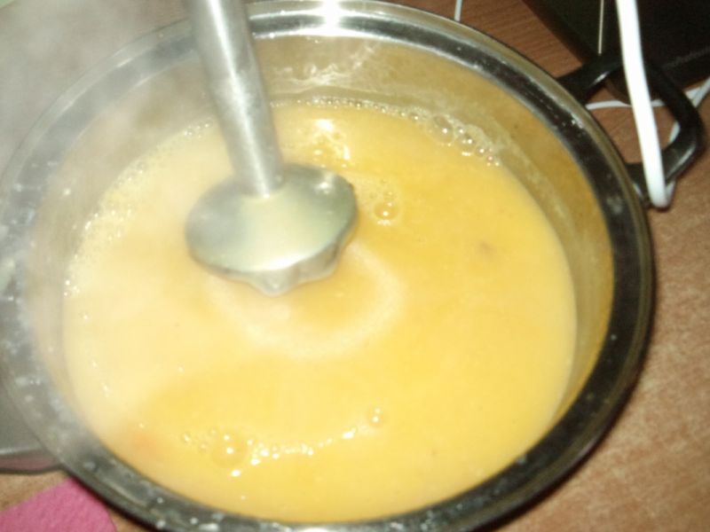 Zupa dyniowa z imbirem i boczkiem