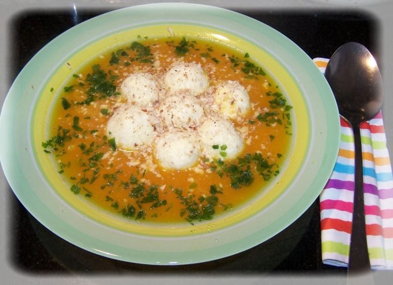 Zupa dyniowa z jaglanymi kluseczkami Zupa dyniowa z jaglanymi kluseczkami