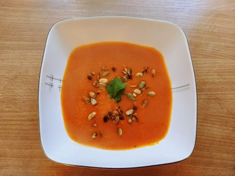 Zupa dyniowa z kolendrą