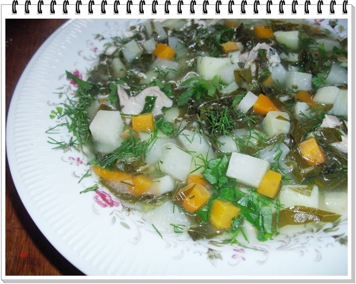 Zupa Eli z kalarepy z grysikiem