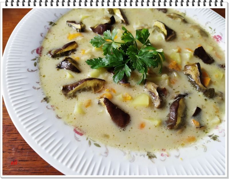 Zupa Eli z podgrzybków zajączków Zupa Eli z podgrzybków zajączków