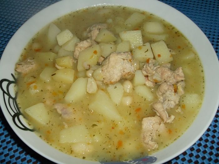 Zupa fasolowa na gulaszu 