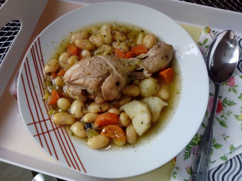 Zupa fasolowa na kurczaku