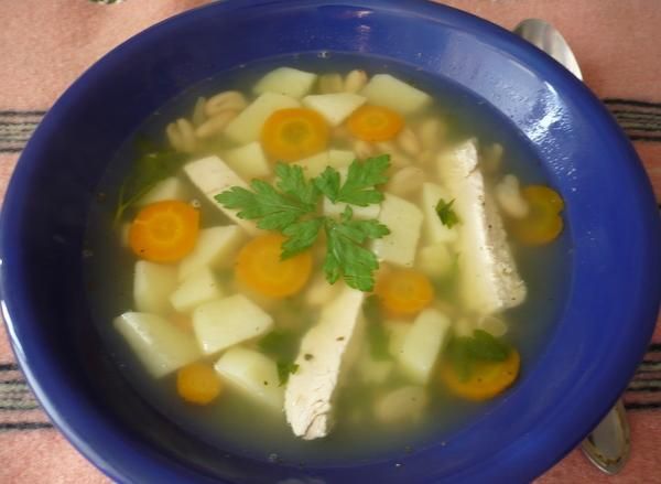 Zupa fasolowa z piersią kurczaka Zupa fasolowa z piersią kurczaka