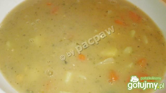 Zupa grochowa na wywarze z golonki Zupa grochowa na wywarze z golonki