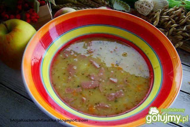 Zupa grochowa tyrolska