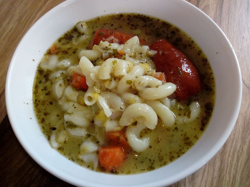 Zupa grochowa z makaronem