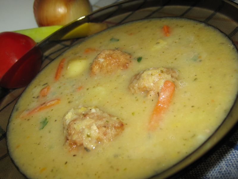 Zupa grochowa z pulpetami