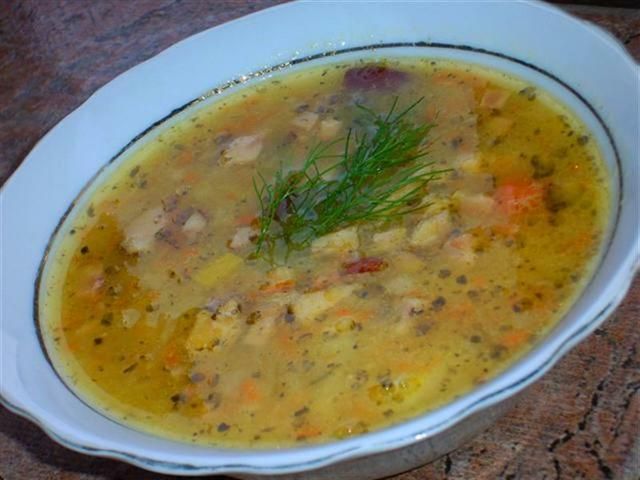 Zupa grochówka z kurkami Zupa grochówka z kurkami