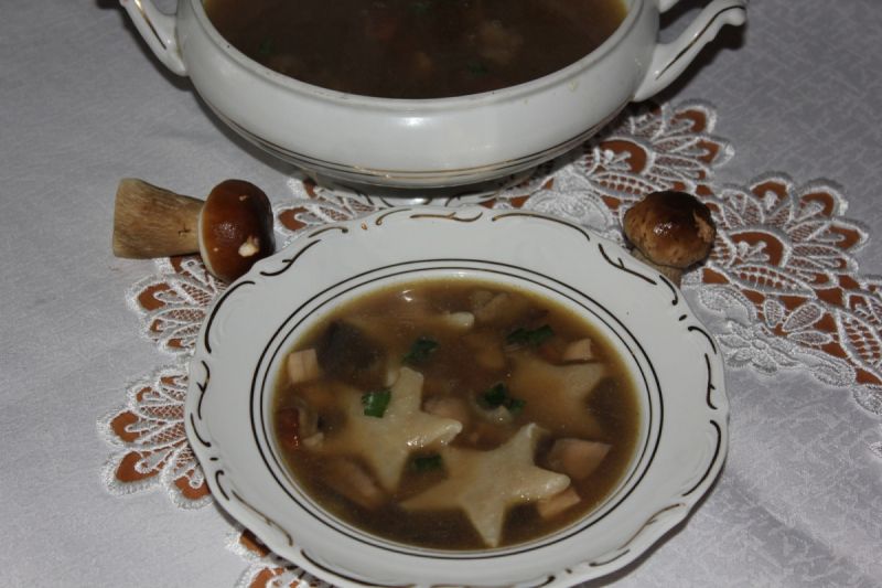 Zupa grzybowa z gwiazdkami 