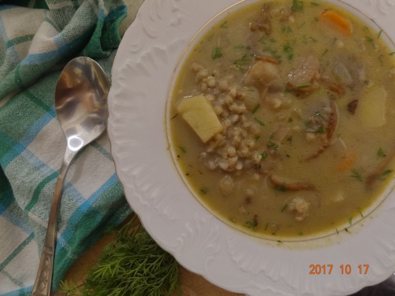 Zupa grzybowa z kaszą gryczaną Zupa grzybowa z kaszą gryczaną