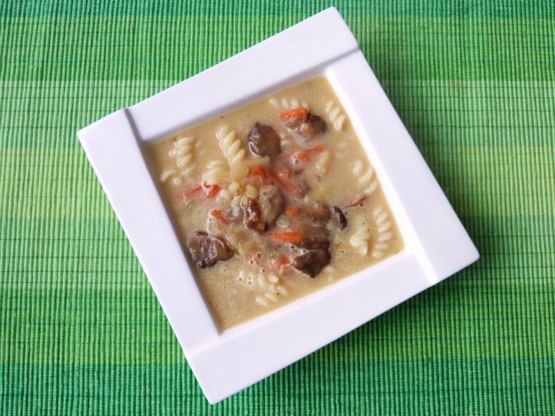 Zupa grzybowa z makaronem