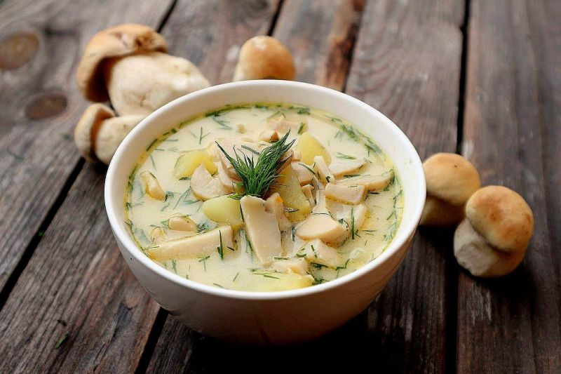 Zupa grzybowa z ziemniakami i koperkiem Zupa grzybowa z ziemniakami i koperkiem